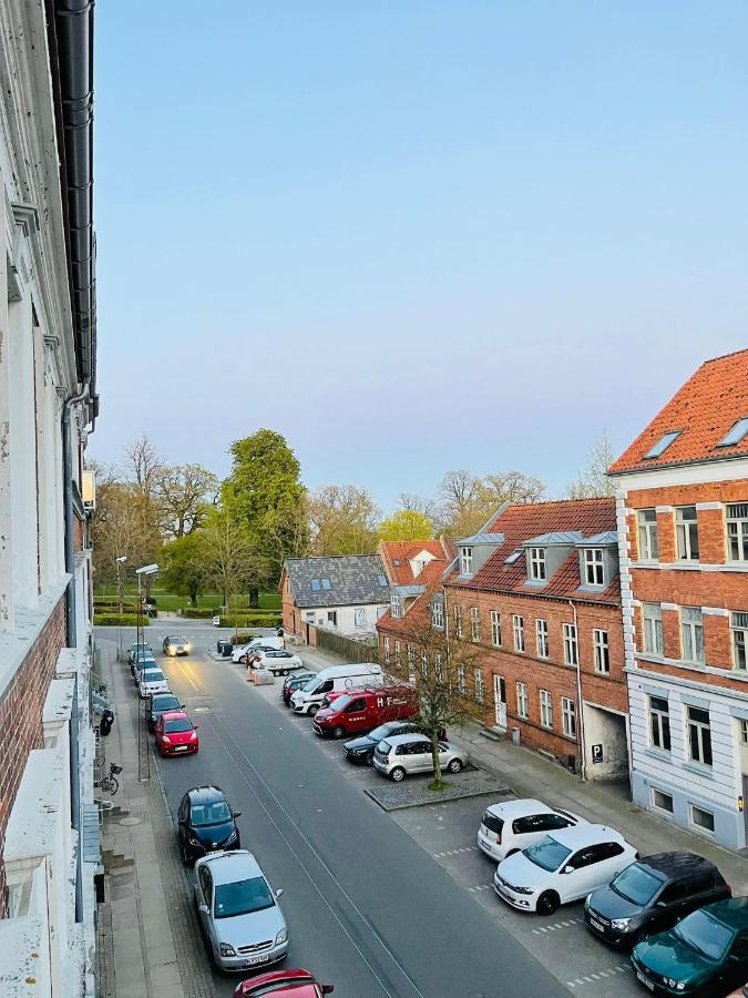Scandinavian Apartment Hotel - Lunden 1 - Central 3 Bedroom Apartment On Two Floors Horsens Exterior foto
