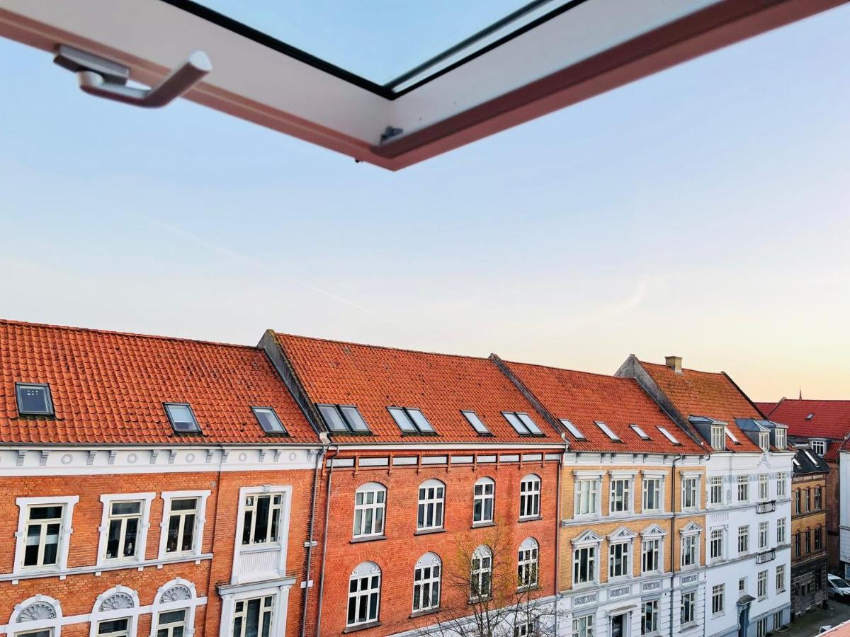 Scandinavian Apartment Hotel - Lunden 1 - Central 3 Bedroom Apartment On Two Floors Horsens Exterior foto